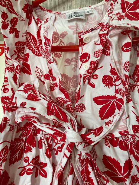 Kvietkovane šaty, 92