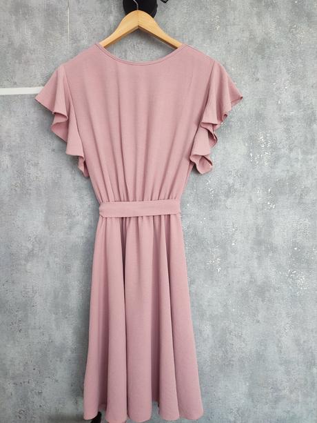 Šaty v staroruzovej farbe, 