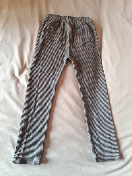 Šedé hrubšie leginy, 122