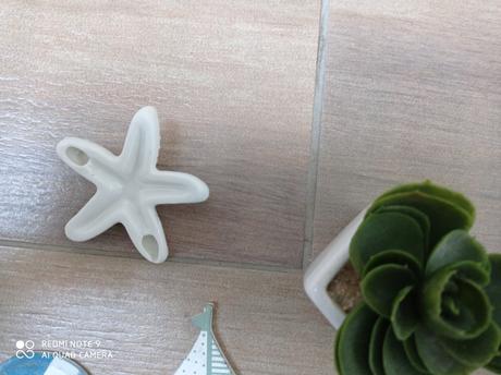 Keramický kvetináč s mini sukulentom+muslicka,