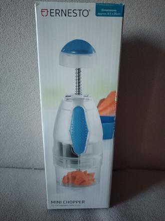 Univerzálny krájač na zeleninu,