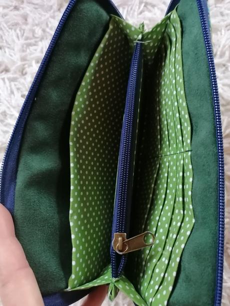 Krásna penaženka na zips, 