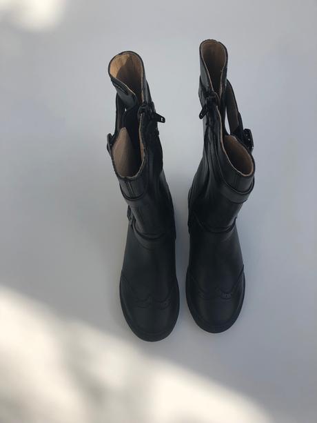 Kožené čižmy, 34