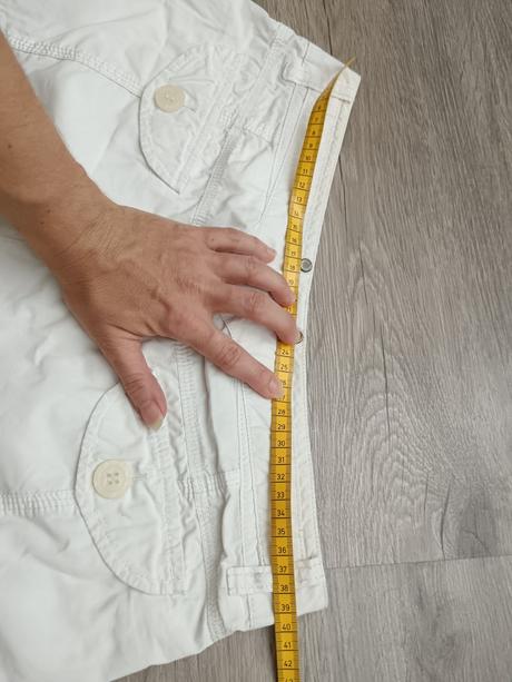 Letné šortky, c&a,36