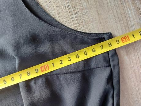 Čierne šaty s čipkou vo výstrihu, only,40