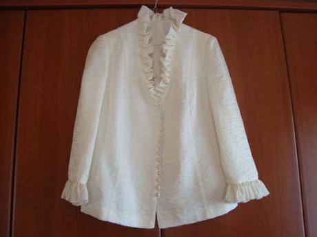 Satenovy kostým, 48