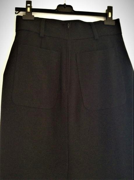 Kvalitná luxusná sukňa, m