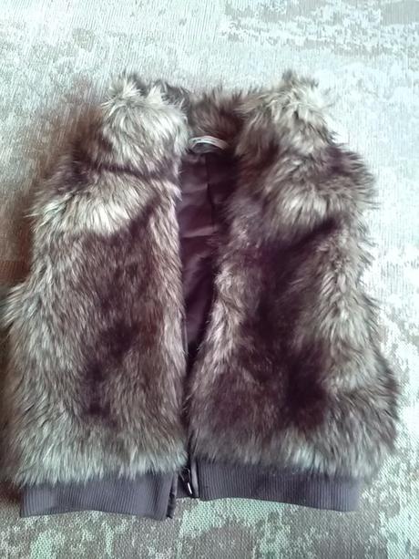 Kožušinová vestička, zateplená, 110-152, h&m,152