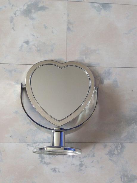 Kozmetické zväčšovacie zrkadlo, 