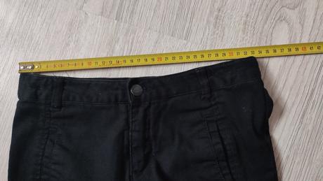 Čierne nohavice, 146