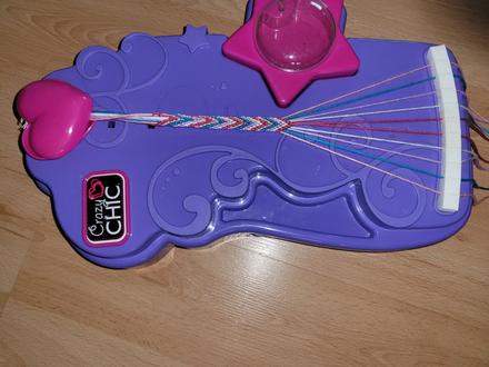 Pletaci stroj na naramky,