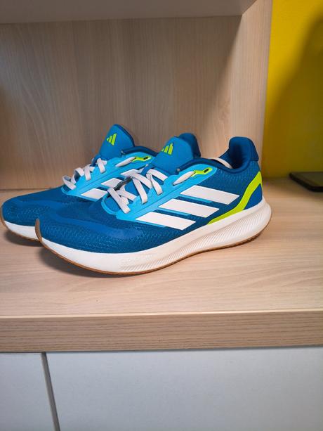 Botasky 40, adidas,40