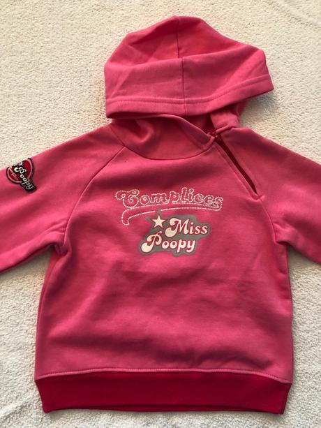 Mikina s kapucňou, 110