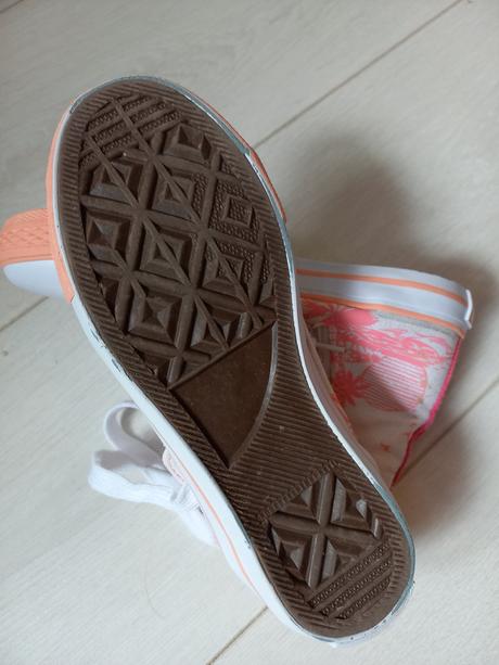 Dievčenské tenisky, 31