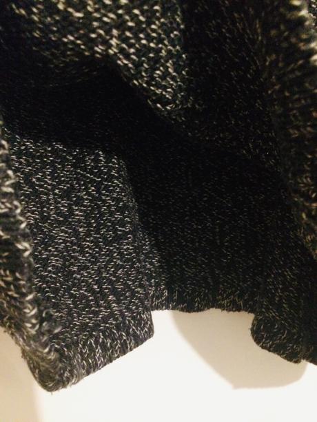 Melirovany pulovrik s v vystrihom, s