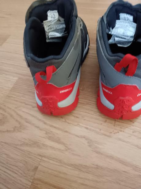 Turistické topanky, 32