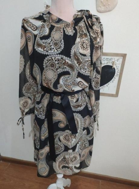 Vzorované šaty, 