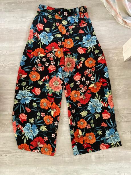 Kvetove nohavice, zara,s