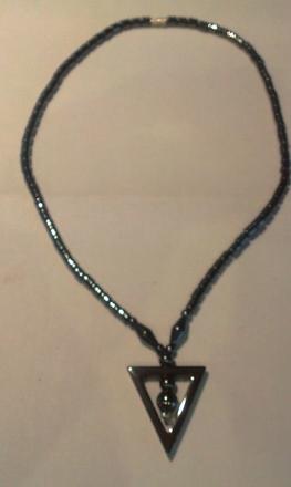 Náhrdelník z hematitu,