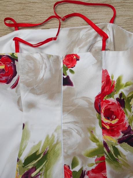 Šaty na príležitosť, rinascimento, s