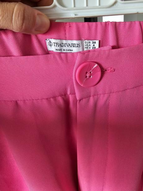 Široké cukríkové nohavice, stradivarius,m