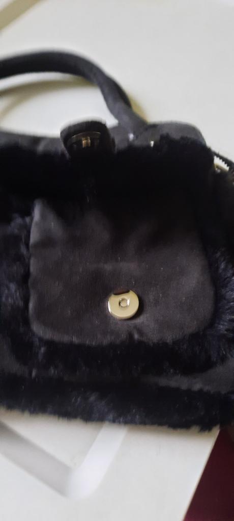 Kabelka do ruky s kozusinkou,18,5 cm x 30 cm, mango