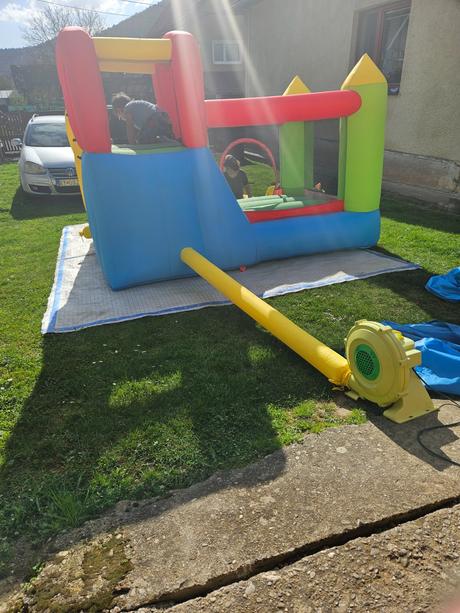 Skákaci hrad klasik, 