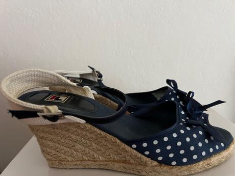 Rozkosne 37 bodkovane bodky sandalky sandale, fila,37