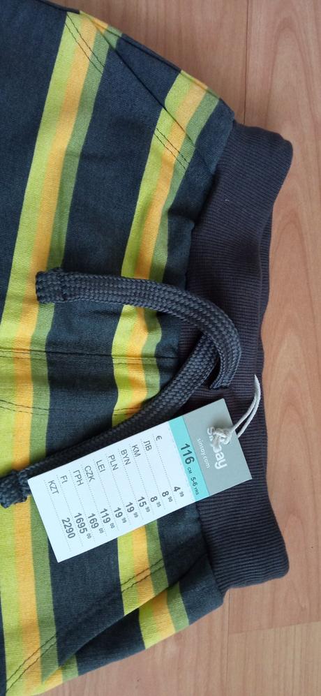 Kraťasy 116, sinsay,116