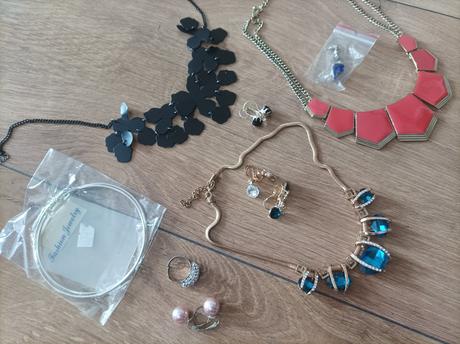 Bižutéria spolu,