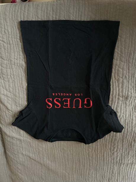 Dámske oblečenie, s