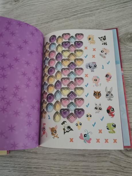 Kniha littlest petshop,