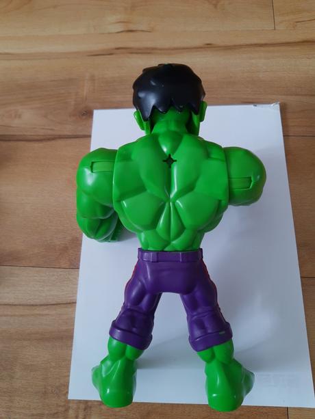 Postavičky hulk a super woman, 