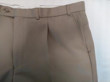 Pánske hnedé kraťasy, comfort, obvod pása 104 cm, 28