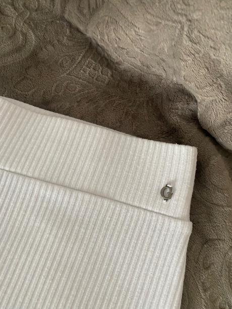 Guess úžasná sukňa s pc 89 e, guess,s