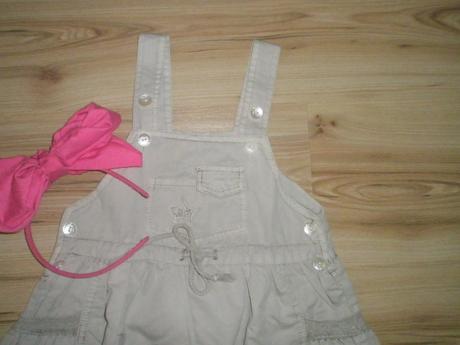 Šatočky s čipkami, 98