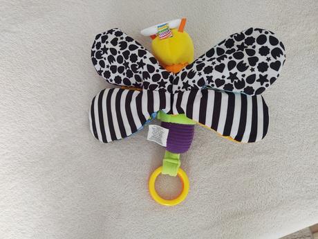 Motyl lamaze zavesna hracka,