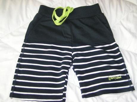 Prúžkované kraťasy, authority,128