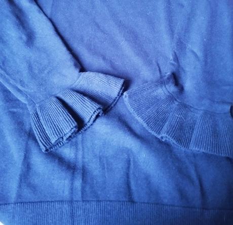 Svetrík so zaujímavými rukávmi, m&co,40