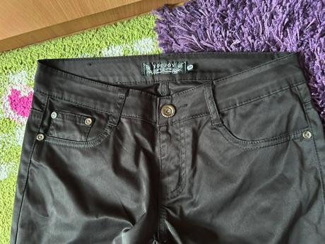 Lesklé 3/4 nohavice veľ. 30, 30