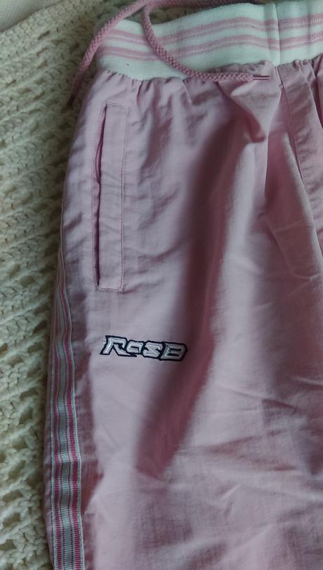 Gate alebo šušťáky na šport, 164