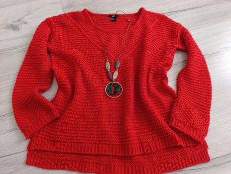 Pekný predĺžený sveter s náhrdelníkom, h&m,l