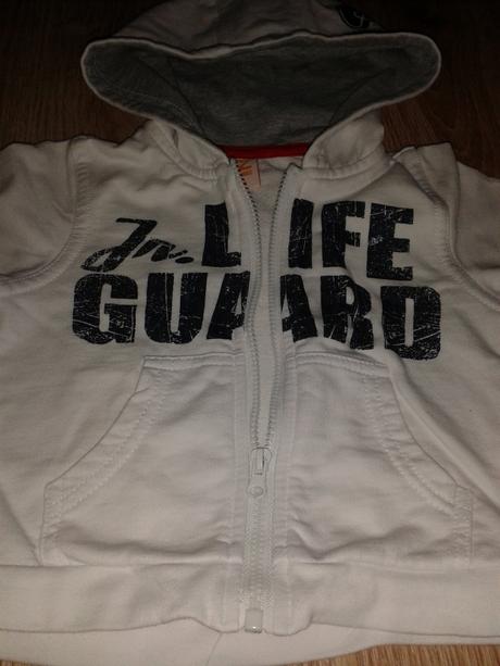 Biela mikina s modrou potlacou, 68