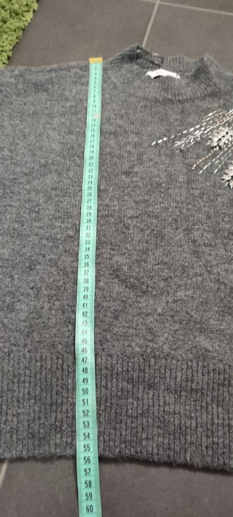 Sveter reserved, reserved,m