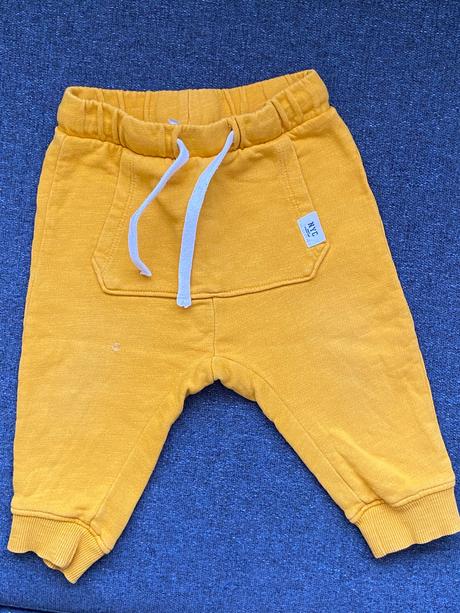 H&m žlté tepláky pudlového strihu 74, h&m,74