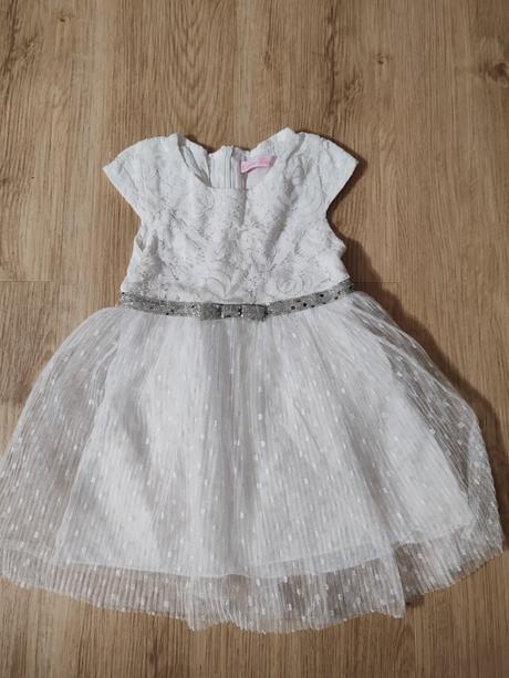 Sviatočné šaty, 92