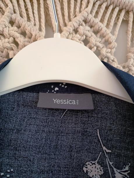 Tmavomodrá blúzka, c&a,m