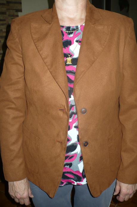 Škoricové sako, 44