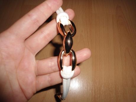 Bielo-zlaty naramok, 