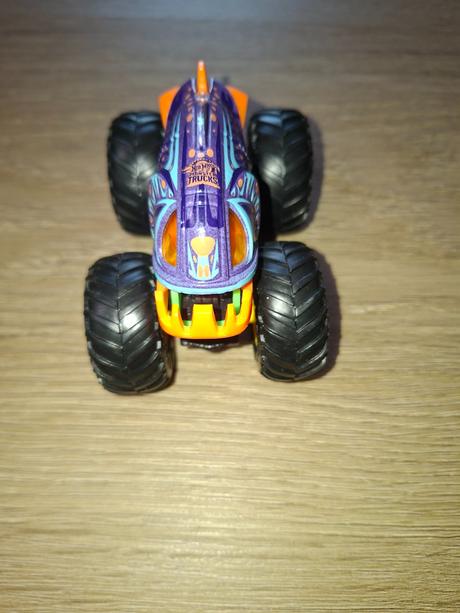 Monster truck piranha colorshifter,